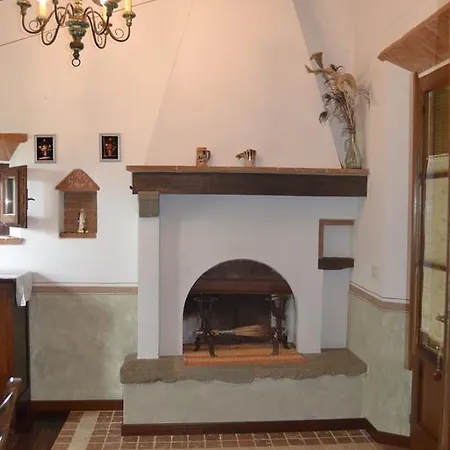 Gabolina E Turata Ferienhaus *